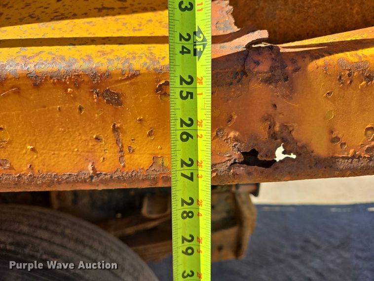 image for item DY1245 1984 International 1724 dump truck