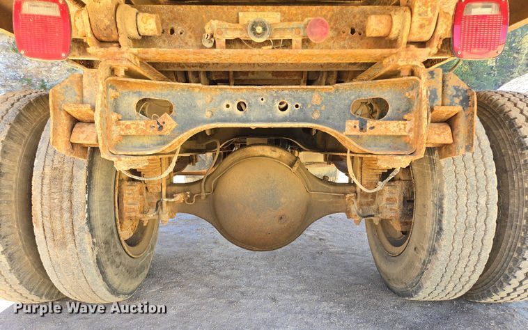 image for item DY1245 1984 International 1724 dump truck