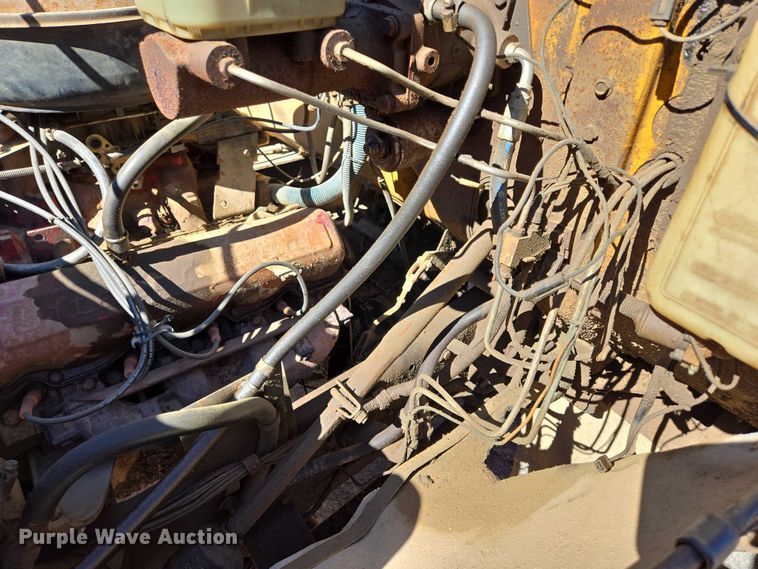 image for item DY1245 1984 International 1724 dump truck