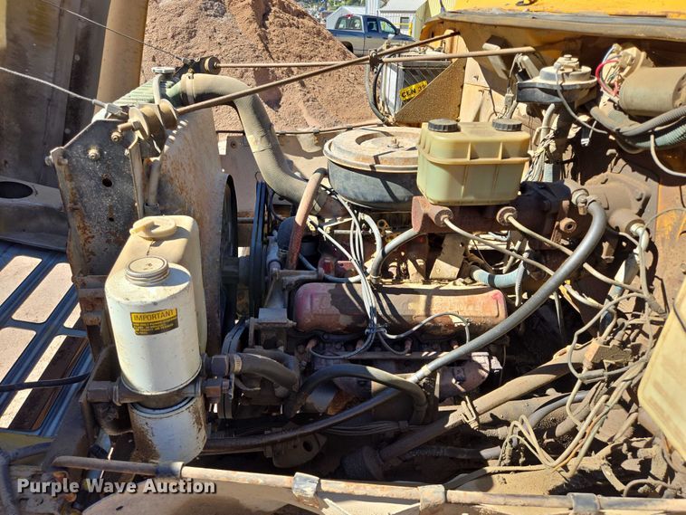 image for item DY1245 1984 International 1724 dump truck