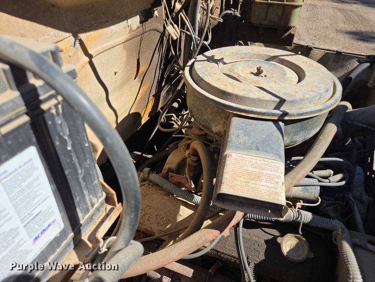 image for item DY1245 1984 International 1724 dump truck