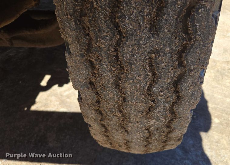 image for item DY1245 1984 International 1724 dump truck