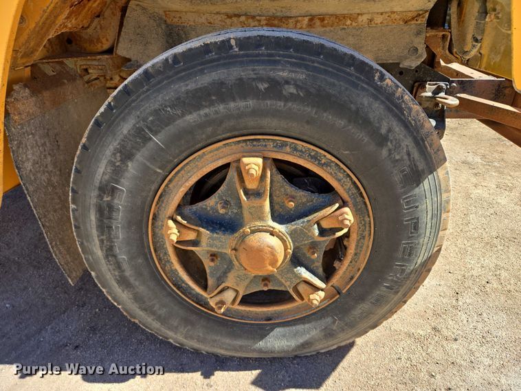 image for item DY1245 1984 International 1724 dump truck