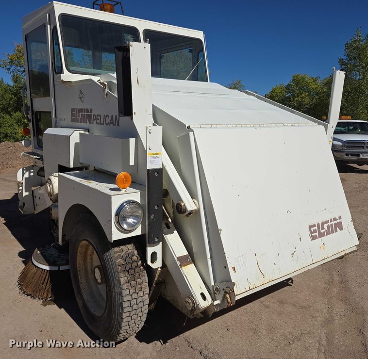 image for item DY1246 1996 Elgin Pelican Series S street sweeper truck