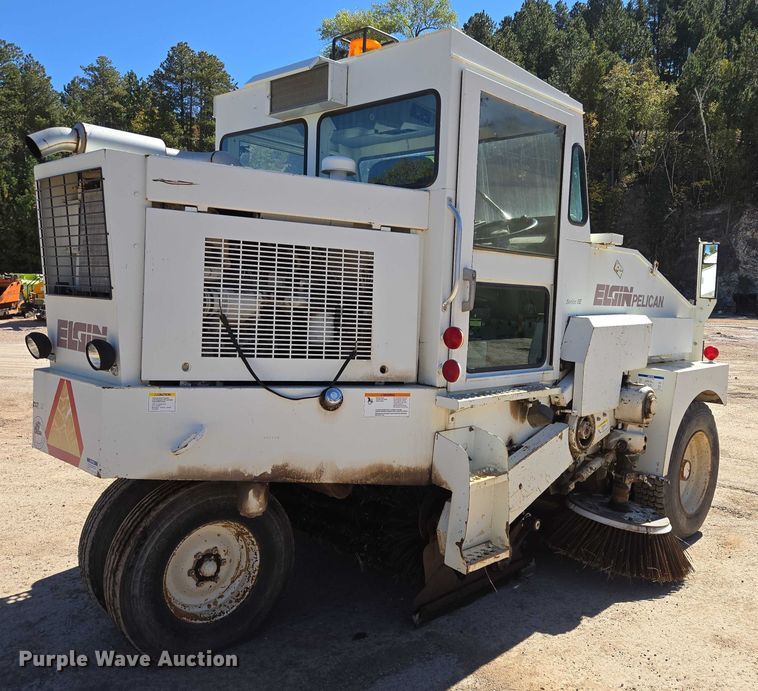 image for item DY1246 1996 Elgin Pelican Series S street sweeper truck