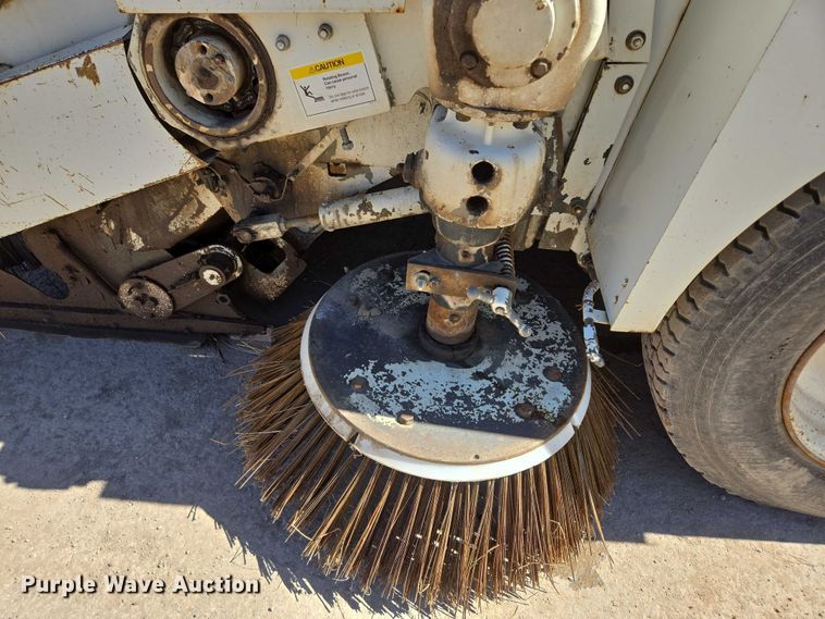 image for item DY1246 1996 Elgin Pelican Series S street sweeper truck