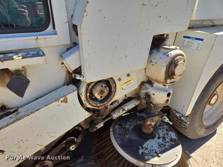 image for item DY1246 1996 Elgin Pelican Series S street sweeper truck
