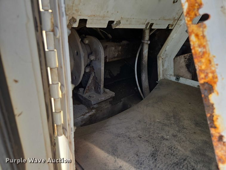 image for item DY1246 1996 Elgin Pelican Series S street sweeper truck