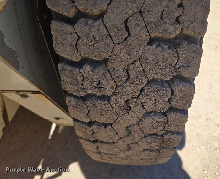 image for item DY1246 1996 Elgin Pelican Series S street sweeper truck