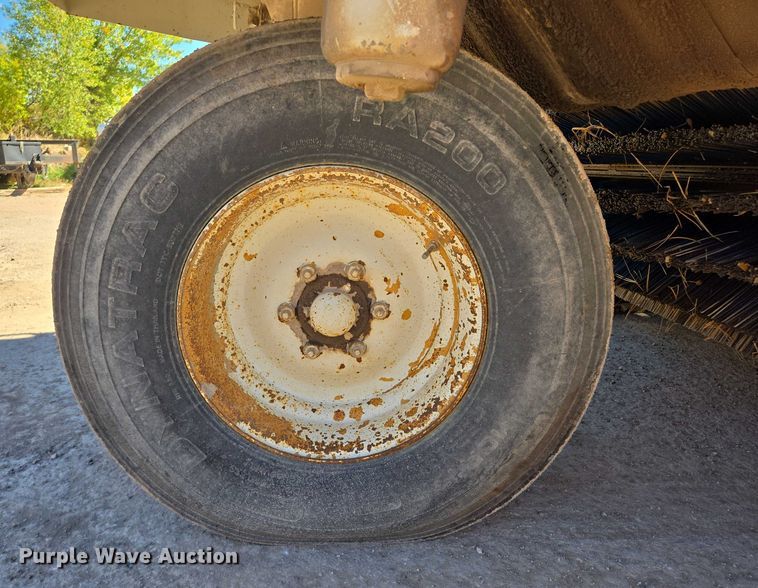 image for item DY1246 1996 Elgin Pelican Series S street sweeper truck