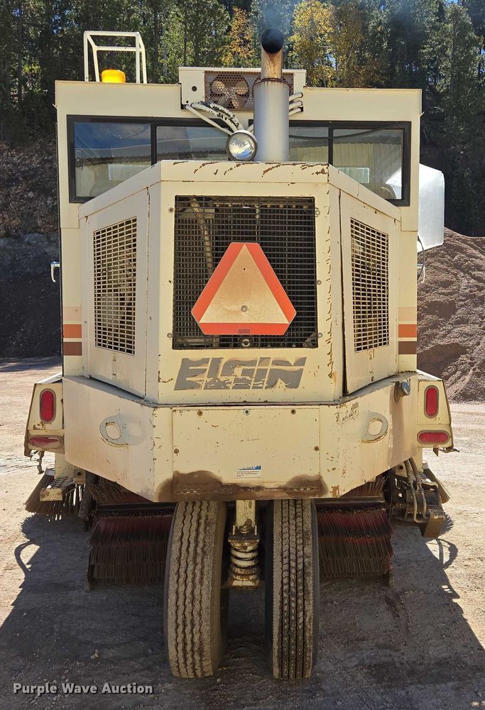 image for item DY1247 1990 Elgin Premier Pelican street sweeper truck