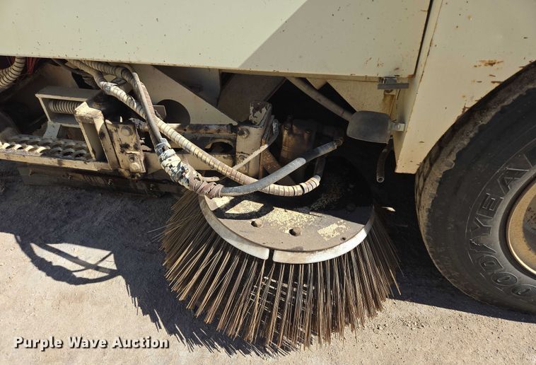 image for item DY1247 1990 Elgin Premier Pelican street sweeper truck