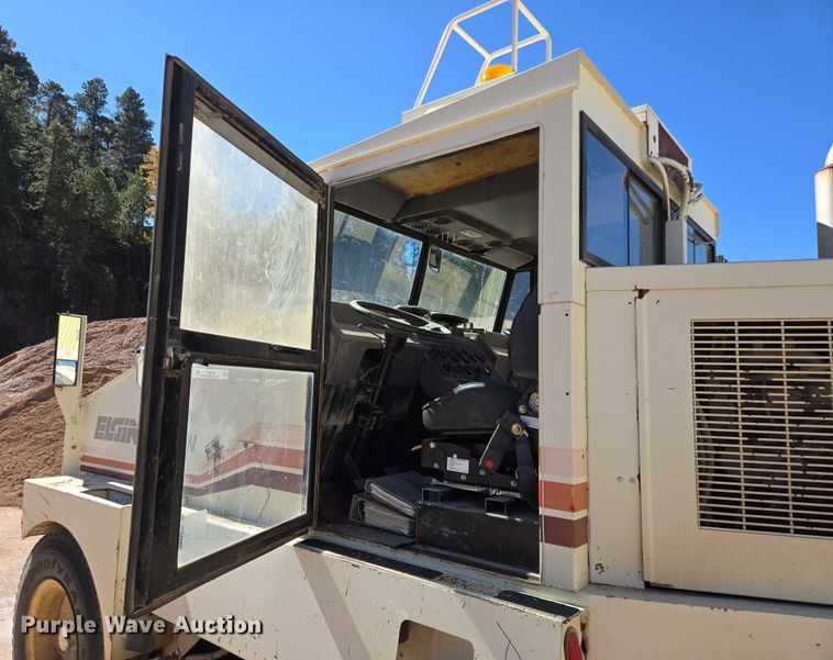 image for item DY1247 1990 Elgin Premier Pelican street sweeper truck