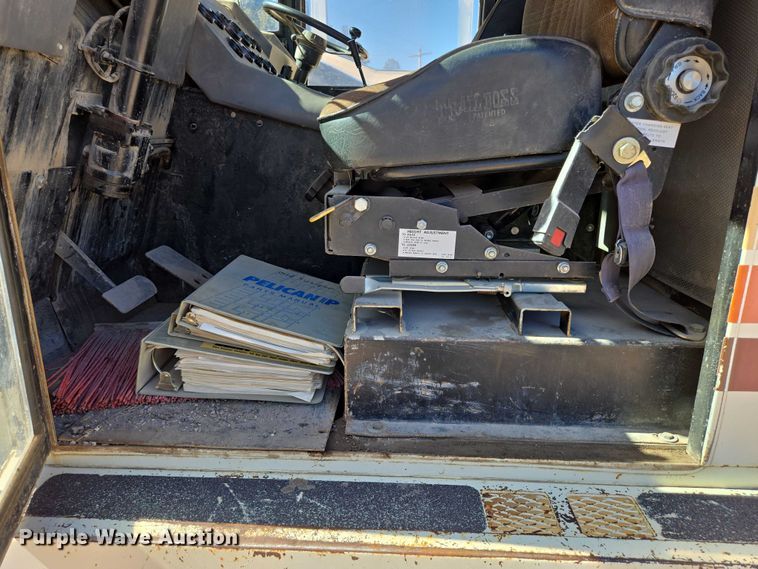 image for item DY1247 1990 Elgin Premier Pelican street sweeper truck