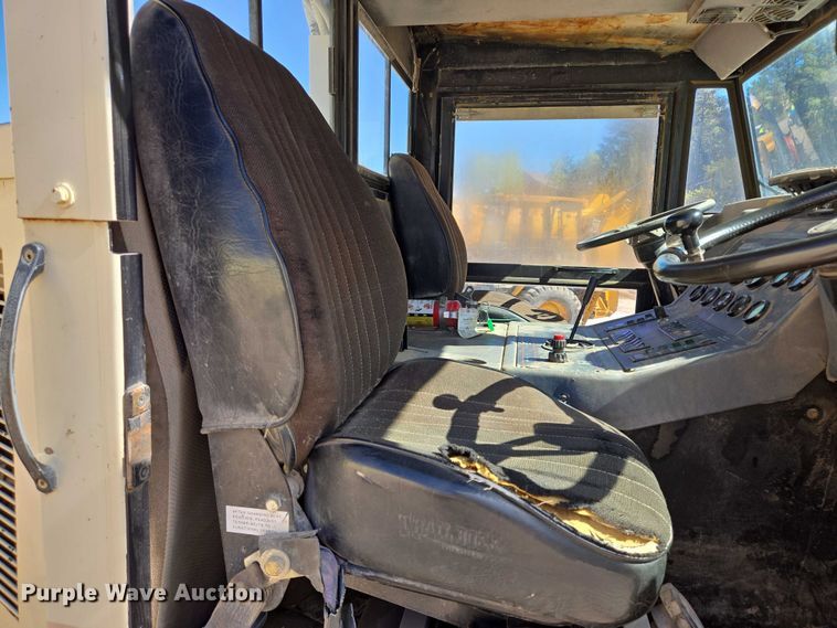 image for item DY1247 1990 Elgin Premier Pelican street sweeper truck