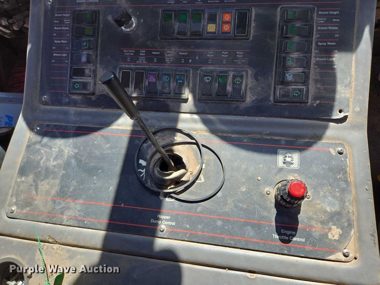 image for item DY1247 1990 Elgin Premier Pelican street sweeper truck