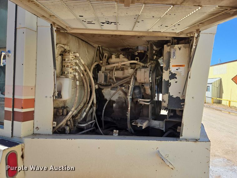 image for item DY1247 1990 Elgin Premier Pelican street sweeper truck