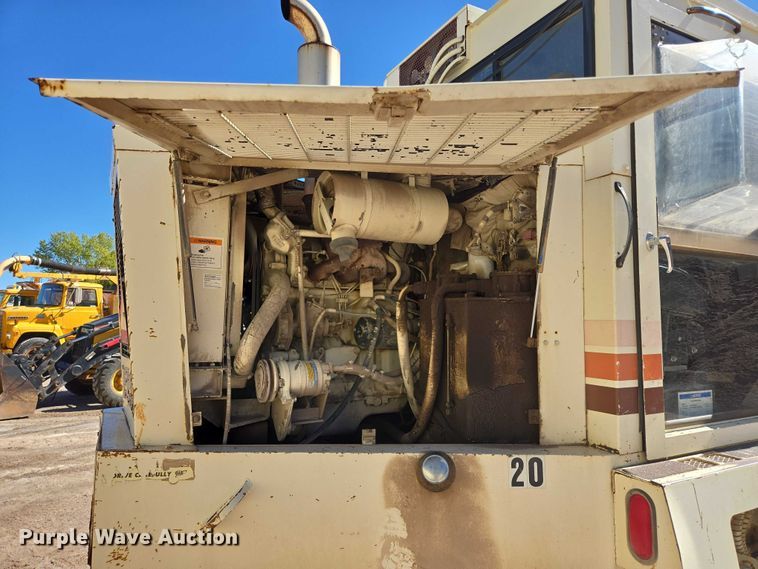 image for item DY1247 1990 Elgin Premier Pelican street sweeper truck