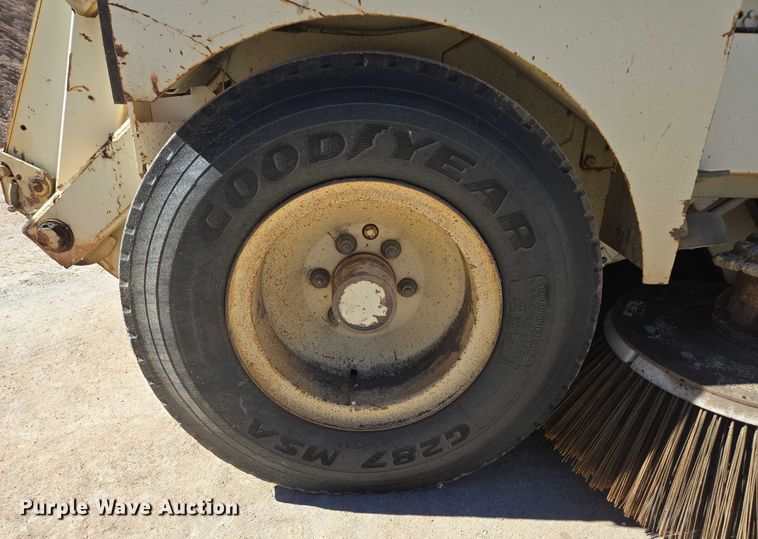 image for item DY1247 1990 Elgin Premier Pelican street sweeper truck