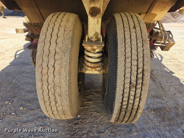 image for item DY1247 1990 Elgin Premier Pelican street sweeper truck