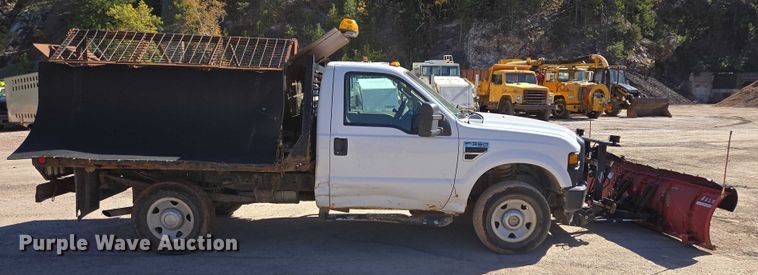 image for item DY1249 2009 Ford F350 Super Duty XL flatbed pickup truck