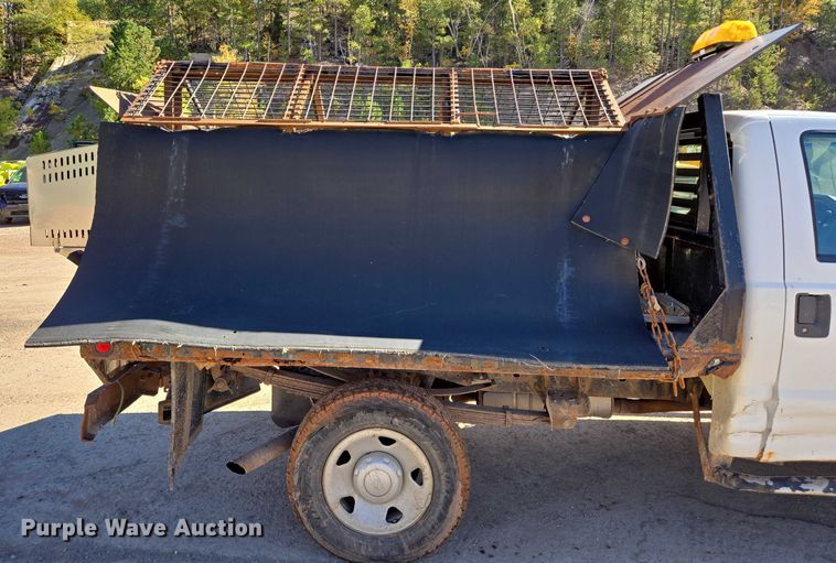 image for item DY1249 2009 Ford F350 Super Duty XL flatbed pickup truck