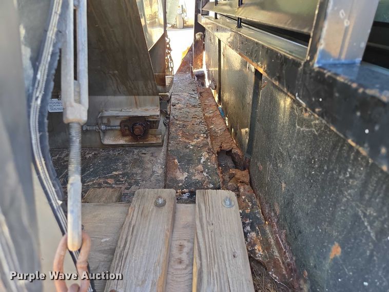 image for item DY1249 2009 Ford F350 Super Duty XL flatbed pickup truck