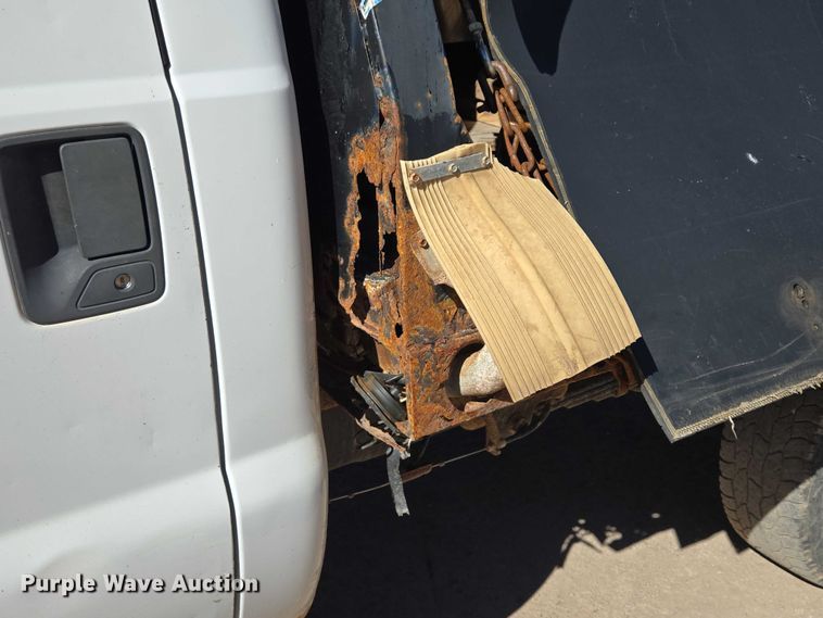 image for item DY1249 2009 Ford F350 Super Duty XL flatbed pickup truck