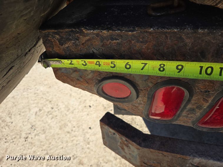 image for item DY1249 2009 Ford F350 Super Duty XL flatbed pickup truck