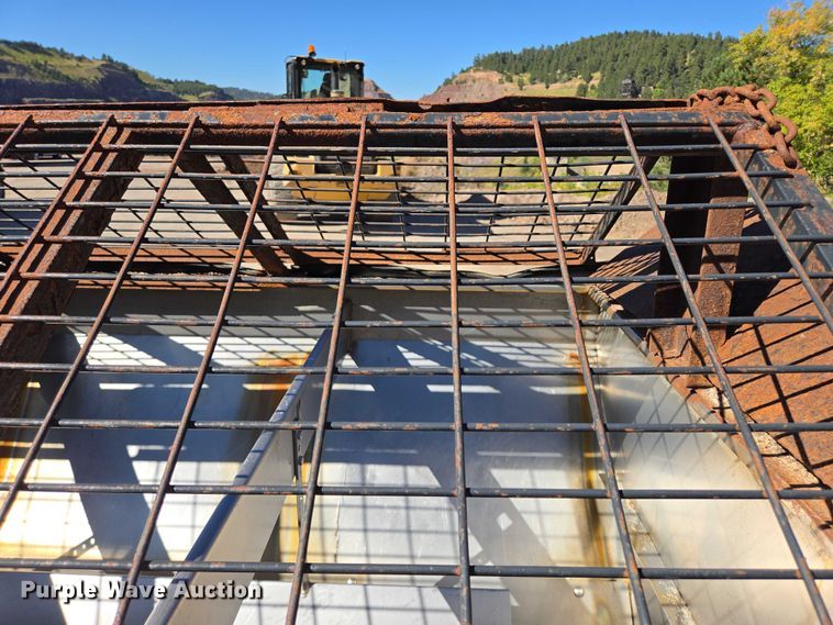 image for item DY1249 2009 Ford F350 Super Duty XL flatbed pickup truck