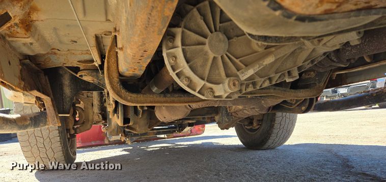 image for item DY1249 2009 Ford F350 Super Duty XL flatbed pickup truck