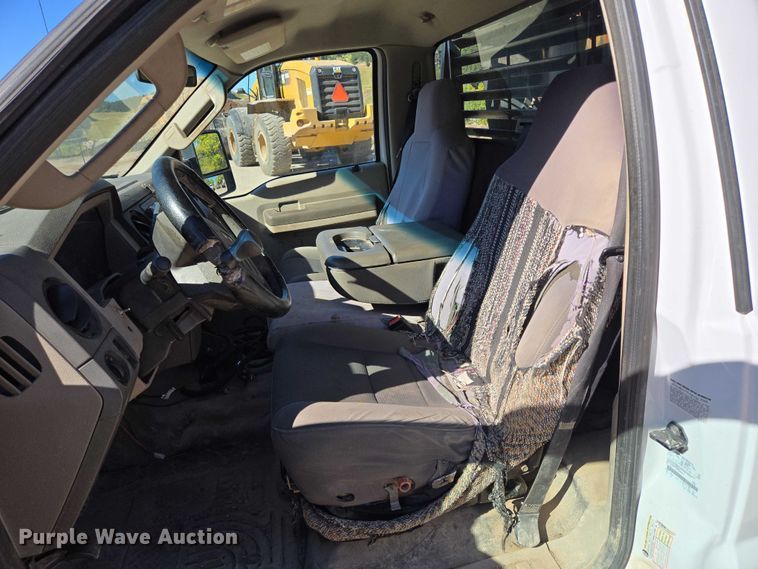 image for item DY1249 2009 Ford F350 Super Duty XL flatbed pickup truck