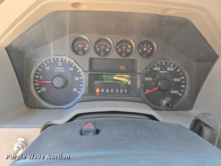 image for item DY1249 2009 Ford F350 Super Duty XL flatbed pickup truck