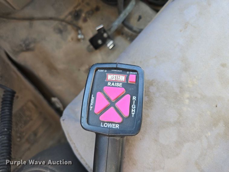 image for item DY1249 2009 Ford F350 Super Duty XL flatbed pickup truck