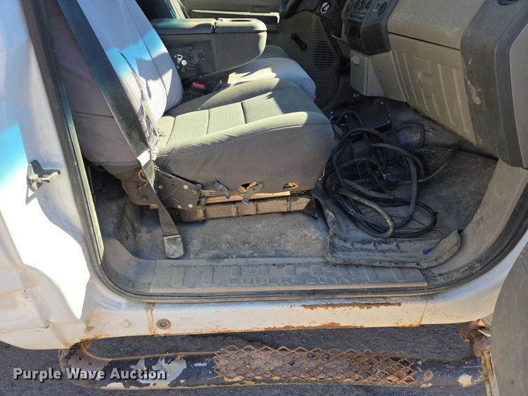 image for item DY1249 2009 Ford F350 Super Duty XL flatbed pickup truck