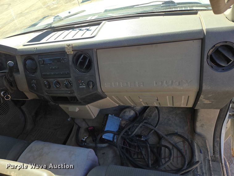 image for item DY1249 2009 Ford F350 Super Duty XL flatbed pickup truck