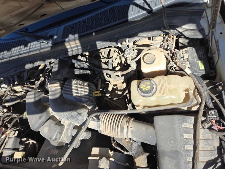 image for item DY1249 2009 Ford F350 Super Duty XL flatbed pickup truck