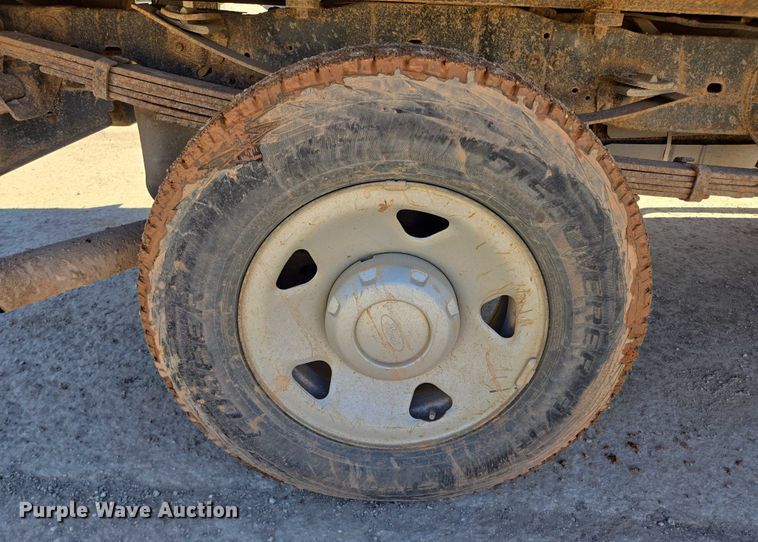 image for item DY1249 2009 Ford F350 Super Duty XL flatbed pickup truck