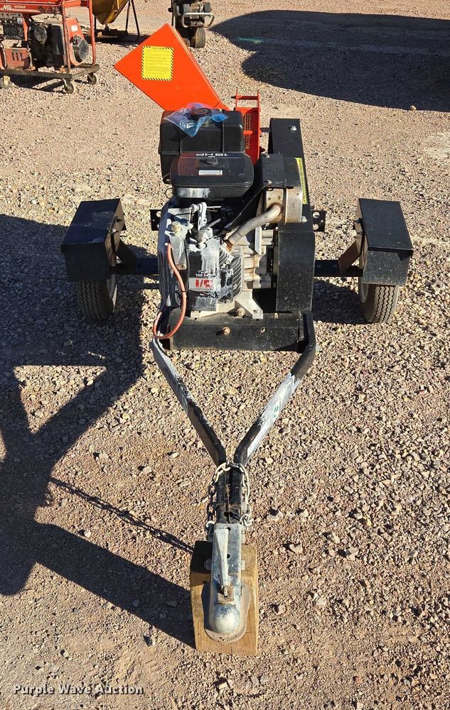 image for item DY1252 DR Chipper C18-CHP wood chipper