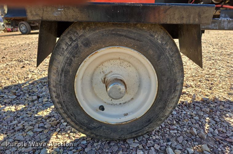 image for item DY1252 DR Chipper C18-CHP wood chipper