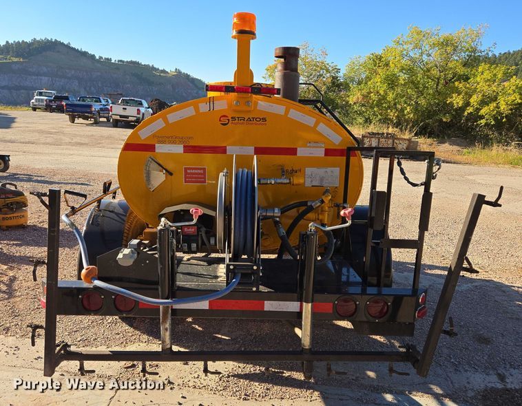 image for item DY1254 2016 Stratos Asphalt Distributors DMT-400 asphalt distributor trailer