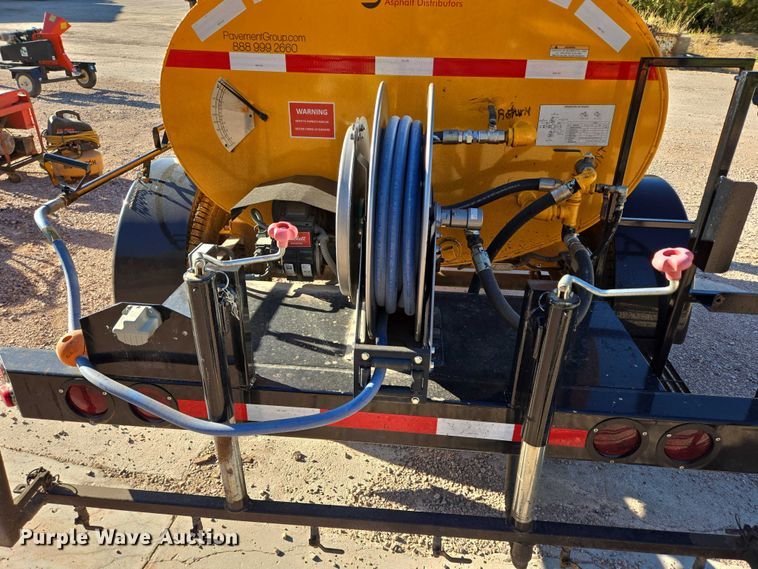 image for item DY1254 2016 Stratos Asphalt Distributors DMT-400 asphalt distributor trailer