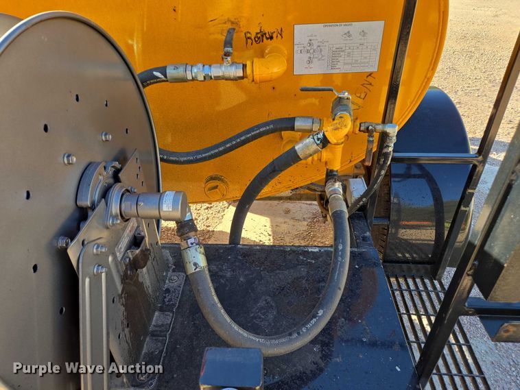 image for item DY1254 2016 Stratos Asphalt Distributors DMT-400 asphalt distributor trailer