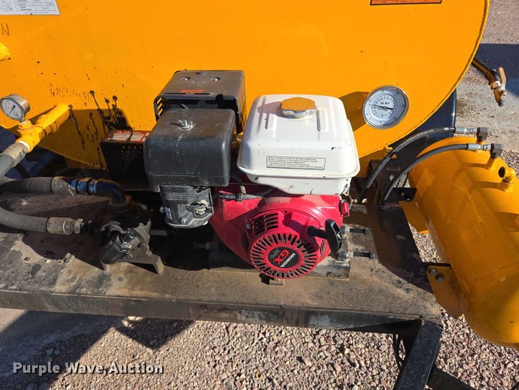 image for item DY1254 2016 Stratos Asphalt Distributors DMT-400 asphalt distributor trailer