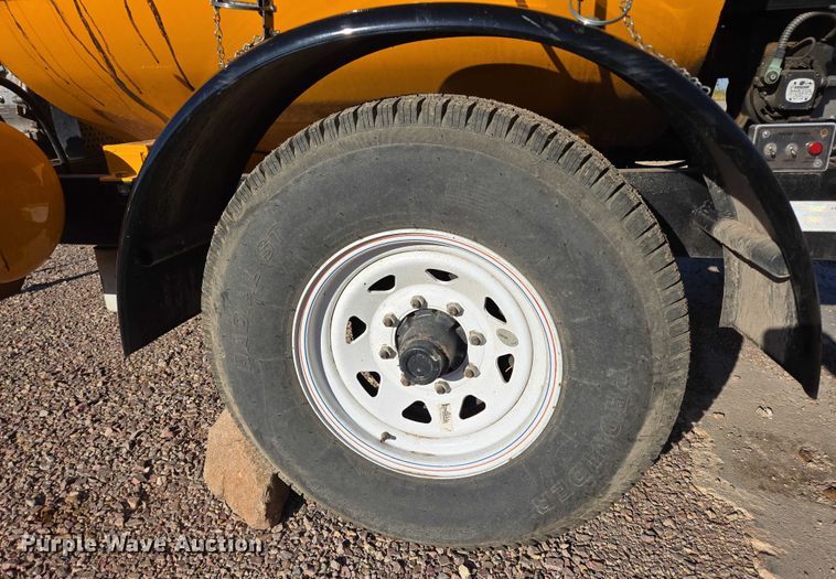 image for item DY1254 2016 Stratos Asphalt Distributors DMT-400 asphalt distributor trailer