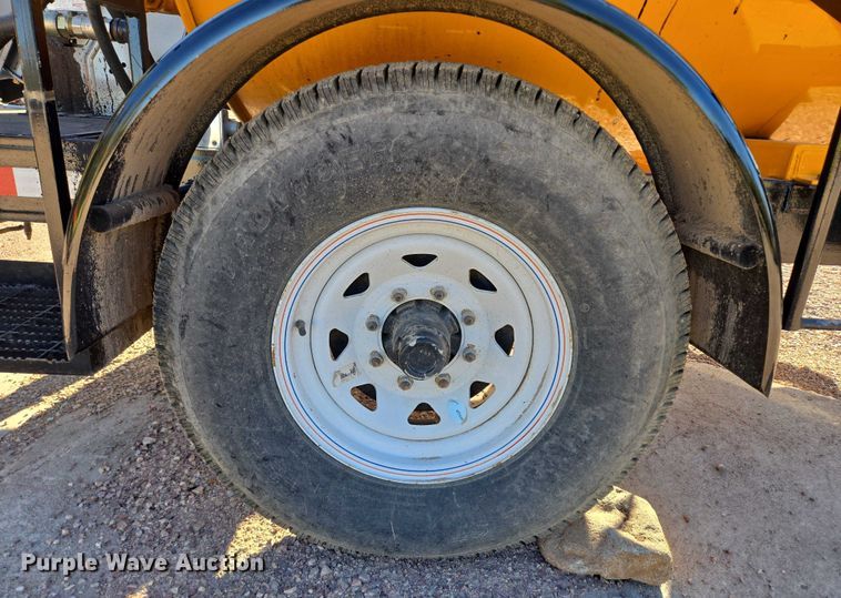 image for item DY1254 2016 Stratos Asphalt Distributors DMT-400 asphalt distributor trailer