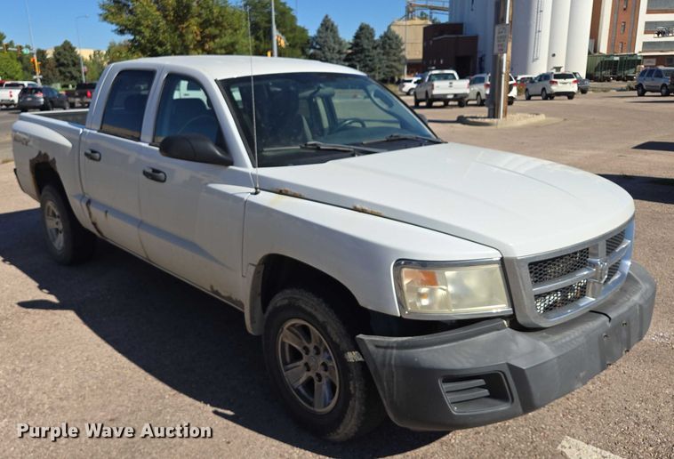 image for item DY1267 2008 Dodge Dakota Crew Cab pickup truck