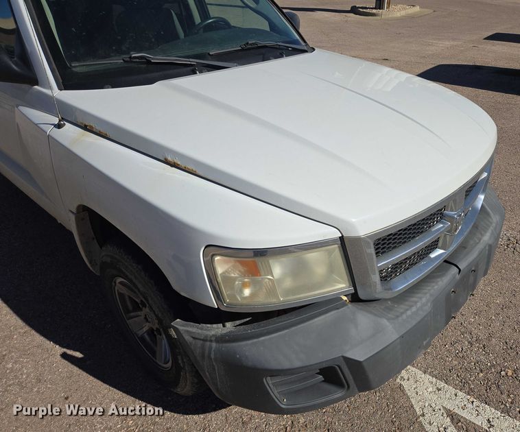 image for item DY1267 2008 Dodge Dakota Crew Cab pickup truck