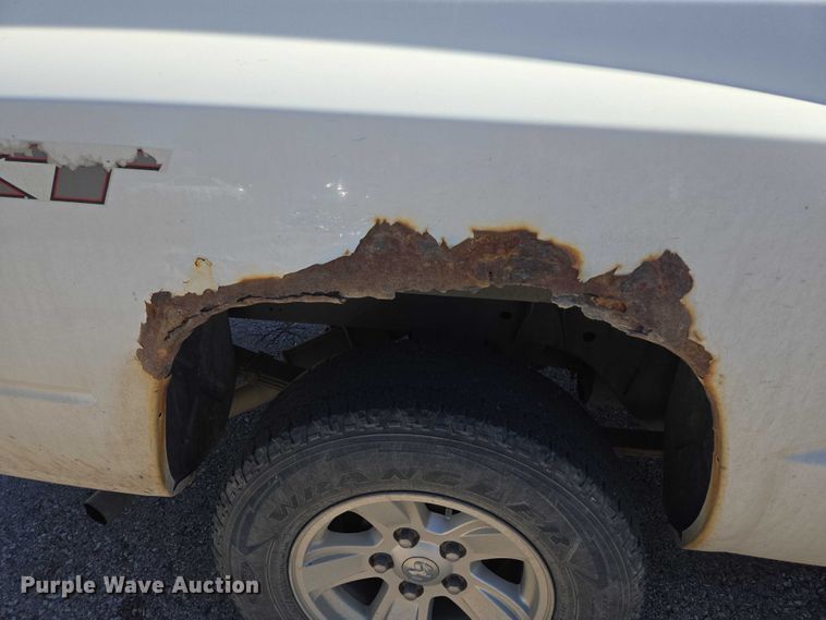 image for item DY1267 2008 Dodge Dakota Crew Cab pickup truck