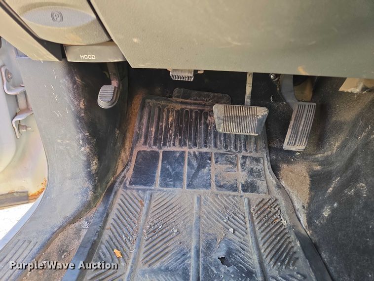 image for item DY1267 2008 Dodge Dakota Crew Cab pickup truck